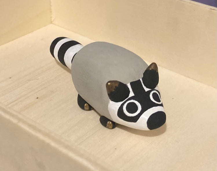 Rossi Raccoon Desk Friend
