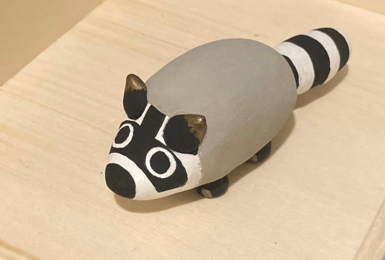 Rossi Raccoon Desk Friend