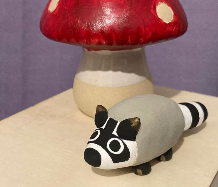 Rossi Raccoon Desk Friend
